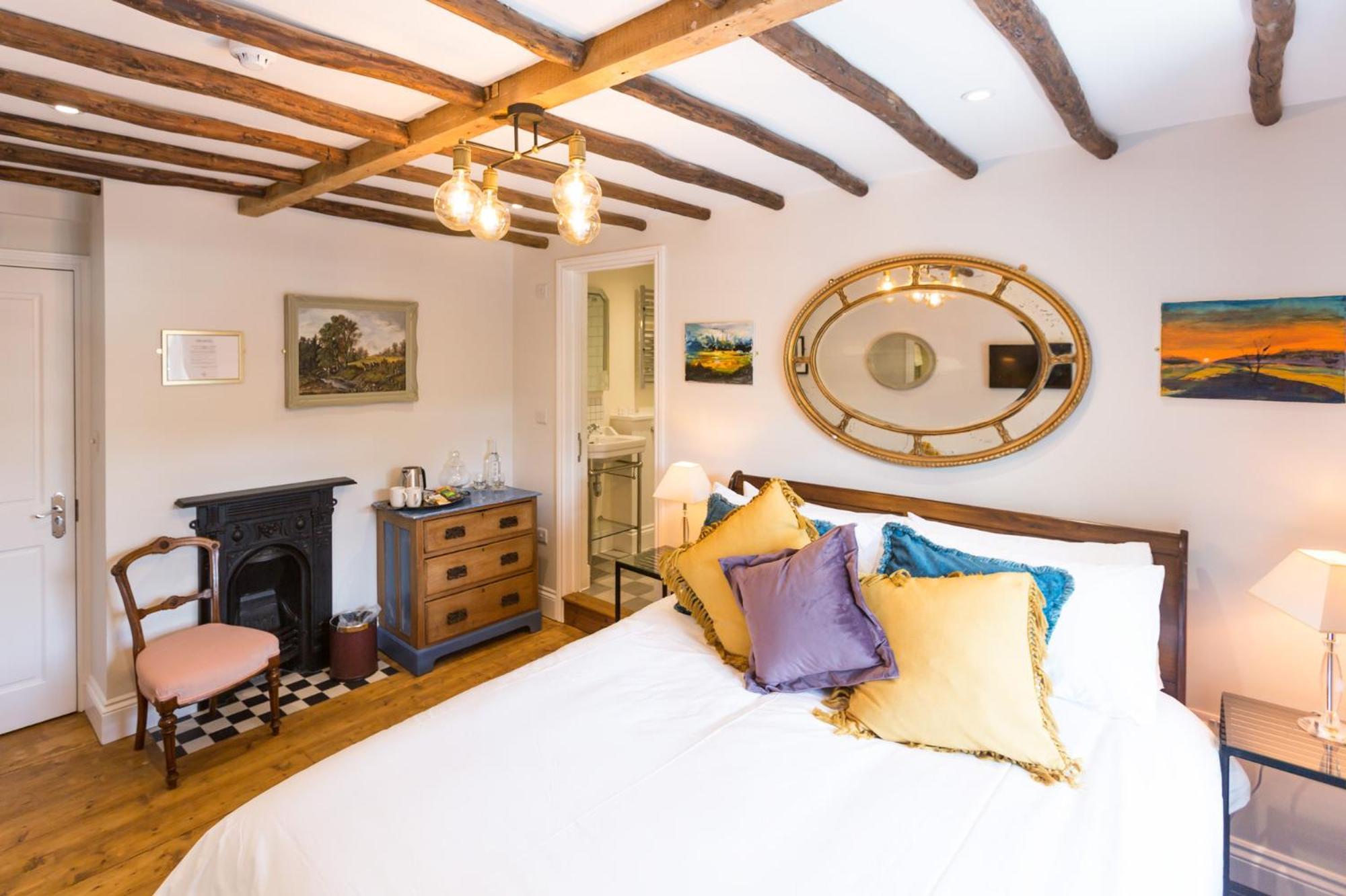 The Dog & Gun Inn Netheravon Habitación foto